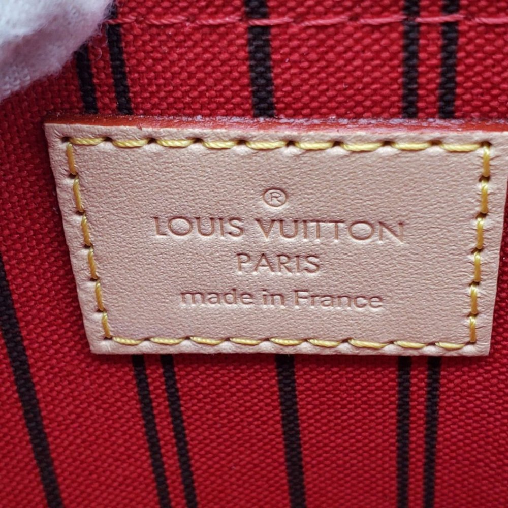 Authentic Louis Vuitton Wristlet / Clutch Monogram - Picture 8 of 11